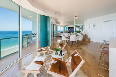The Waterford On Main Beach - Tourism Cairns 6
