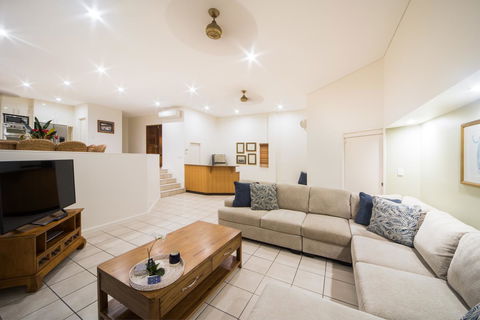 Portside Whitsunday Luxury Holiday Apartments - Tourism Cairns 26