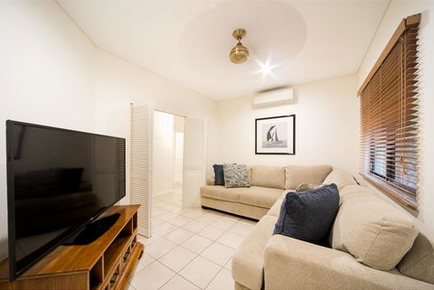 Portside Whitsunday Luxury Holiday Apartments - Tourism Cairns 20