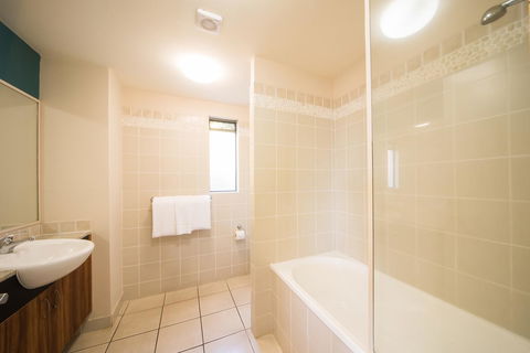 Portside Whitsunday Luxury Holiday Apartments - Tourism Cairns 14