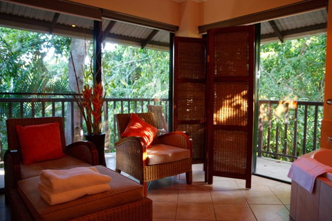 Hibiscus Resort & Spa - Official Onsite Reception & Check In - Tourism Cairns 13