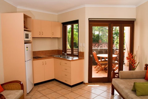 Hibiscus Resort & Spa - Official Onsite Reception & Check In - Tourism Cairns 21