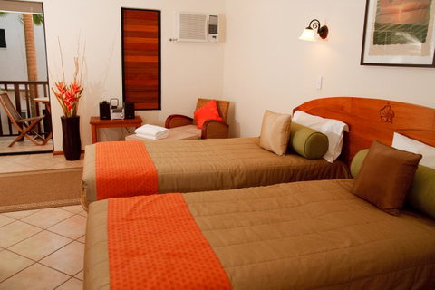 Hibiscus Resort & Spa - Official Onsite Reception & Check In - Tourism Cairns 2