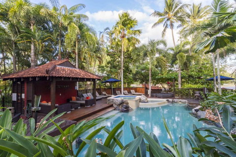 Hibiscus Resort & Spa - Official Onsite Reception & Check In - Tourism Cairns 0