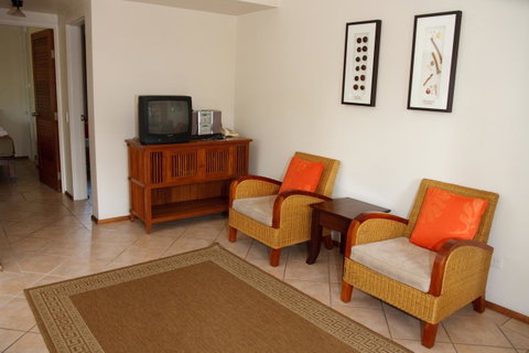 Hibiscus Resort & Spa - Official Onsite Reception & Check In - Tourism Cairns 5