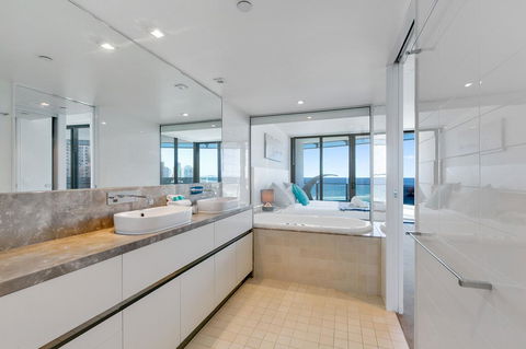 Soul 2 & 3 Bedroom Ocean View - We Accommodate - Tourism Cairns 21