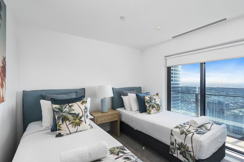 Soul 2 & 3 Bedroom Ocean View - We Accommodate - Tourism Cairns 7