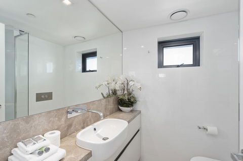 Soul 2 & 3 Bedroom Ocean View - We Accommodate - Tourism Cairns 8