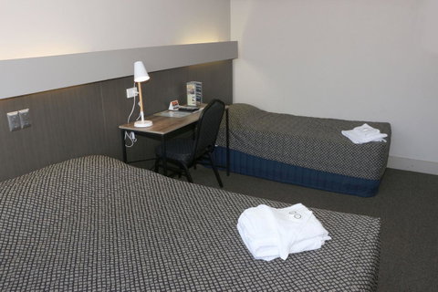 Brighton Hotel - Tourism Cairns 6