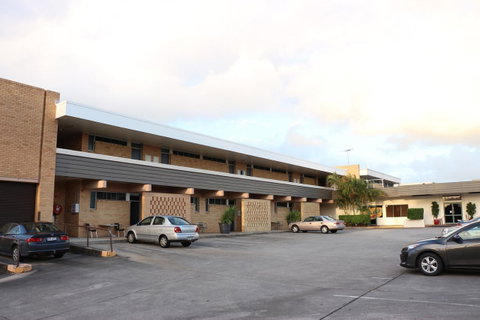 Brighton Hotel - Tourism Cairns 21