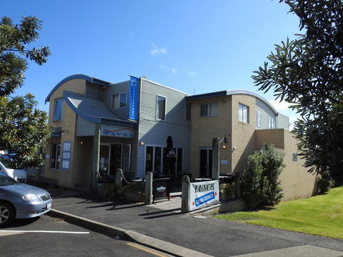 Waves Luxury Suites - Tourism Cairns 3