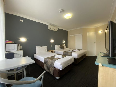 Welcome Inn 277 - Tourism Cairns 1