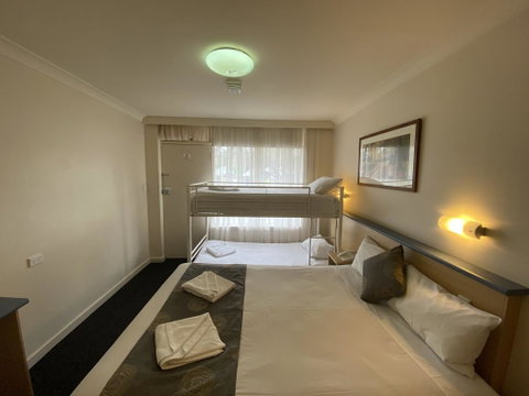 Welcome Inn 277 - Tourism Cairns 2