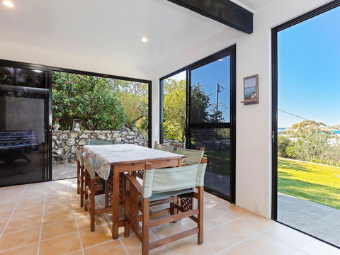 Whale Tales' 78 Lentara Street - FANTASTIC WATER VIEWS OVER FINGAL BEACH - Tourism Cairns 2