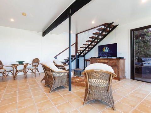 Whale Tales' 78 Lentara Street - FANTASTIC WATER VIEWS OVER FINGAL BEACH - Tourism Cairns 1