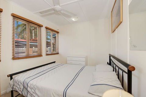 Wheelchair Friendly With Water Views - Welsby Pde, Bongaree - Tourism Cairns 1
