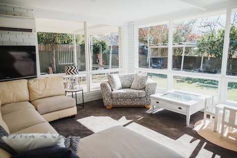 White On Wright Clare - Tourism Cairns 2