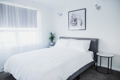 White On Wright Clare - Tourism Cairns 3