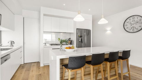 WHITEHAVEN - MORNINGTON - Tourism Cairns 1