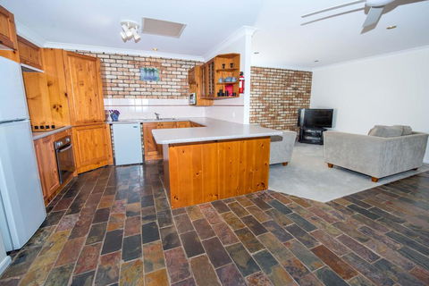Whitesands Road, Unit 2/12 - Tourism Cairns 3