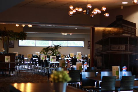Windsor Castle Hotel - Tourism Cairns 2