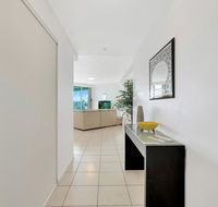 Wings Luxury Apartment Pink Poodle - Tourism Cairns