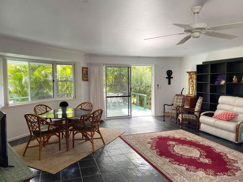 Woorim Secluded Palms Villa - Tourism Cairns 2
