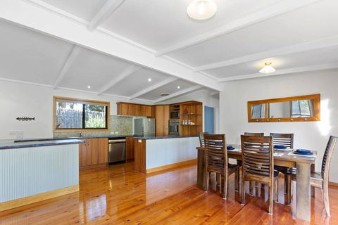 YARRABEE - The Perfect Getaway! - Tourism Cairns 1