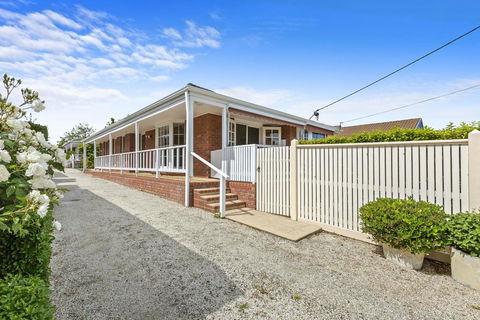 YIN-YANG - MOUNT ELIZA - Tourism Cairns 3