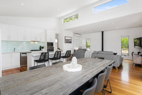 YOU, ME AND THE SEA - BLAIRGOWRIE - Tourism Cairns 0