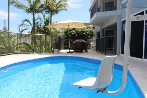 Zaffiro Beach House - Tourism Cairns 1