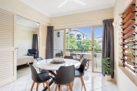 \'The Lakes\' Flexible One Bedroom In North Cairns - Tourism Cairns 3