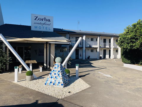 Zorba Waterfront Motel - Tourism Cairns 0
