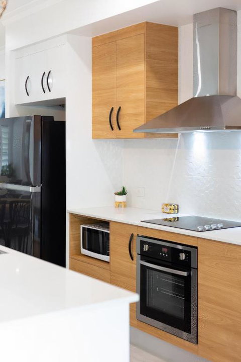 5 Star Villa In Tropical Location With Patio And Hot Tub 3 Bedroom 2 Bath - Tourism Cairns 4