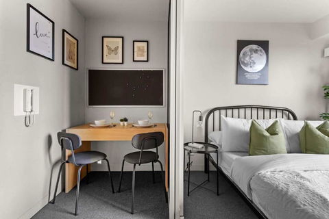 A Cozy Studio Near The University Of Melbourne - Tourism Cairns 4