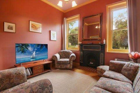 Allen Street - Tourism Cairns 1