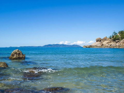 Alma Bay Holiday Unit 3 - Tourism Cairns 2