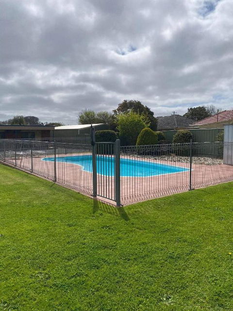 Baronga Motor Inn - Tourism Cairns 2