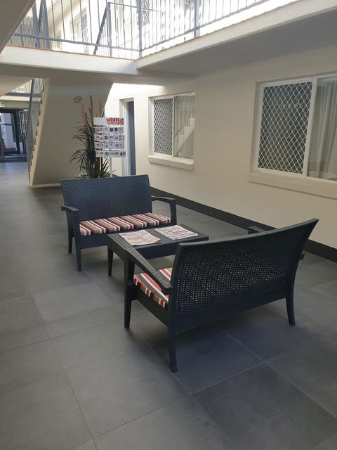 Southport Motel & Apartments - Tourism Cairns 4