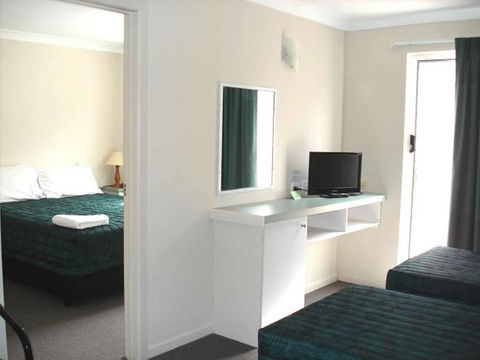 Southport Motel & Apartments - Tourism Cairns 23