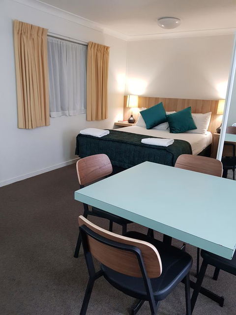 Southport Motel & Apartments - Tourism Cairns 5