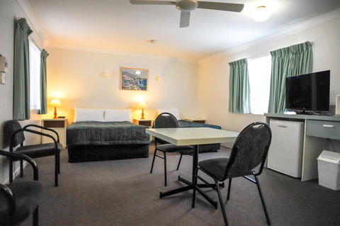 Southport Motel & Apartments - Tourism Cairns 21