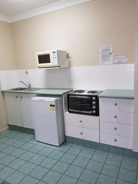 Southport Motel & Apartments - Tourism Cairns 15