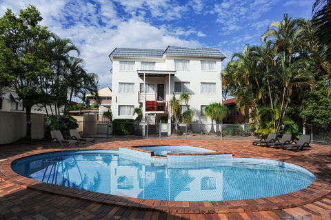 Southport Motel & Apartments - Tourism Cairns 0