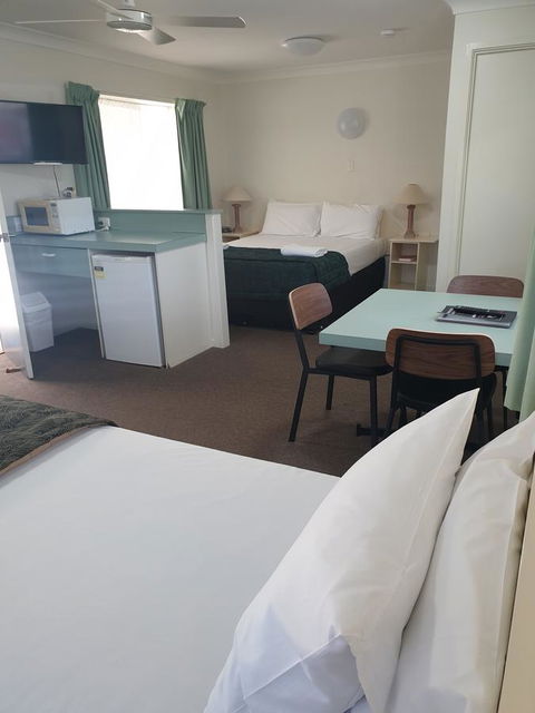 Southport Motel & Apartments - Tourism Cairns 20