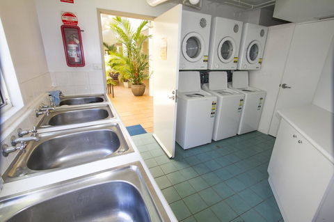 Port Douglas Apartments - Adults Only Oasis - Tourism Cairns 35