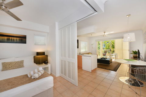 Port Douglas Apartments - Adults Only Oasis - Tourism Cairns 30