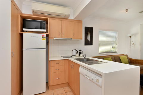 Port Douglas Apartments - Adults Only Oasis - Tourism Cairns 8