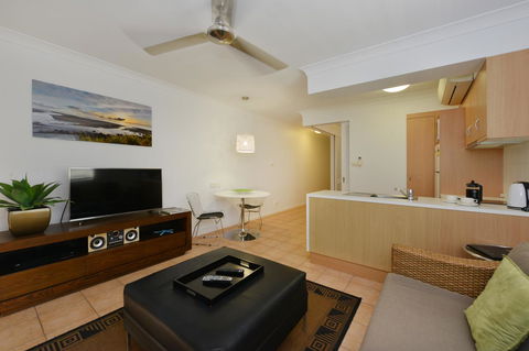Port Douglas Apartments - Adults Only Oasis - Tourism Cairns 23