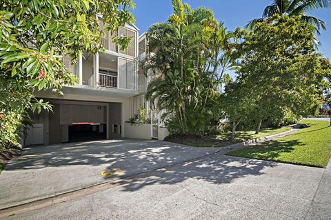 Port Douglas Apartments - Adults Only Oasis - Tourism Cairns 43
